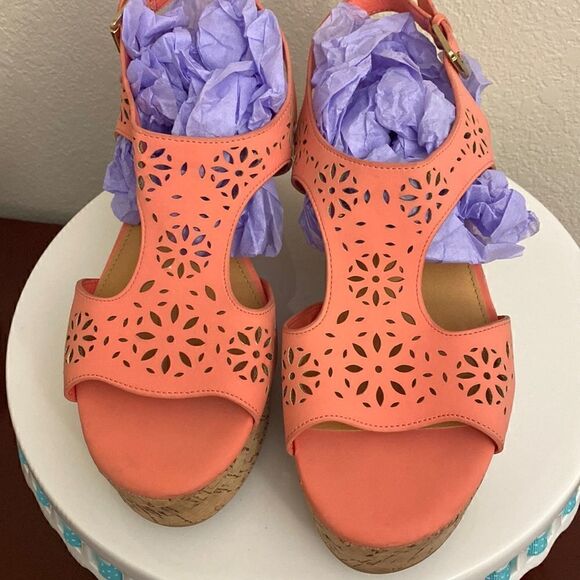 👡Cato Cutout platform Wedge Sandals. Get ready to styling for summer!! - Picture 3 of 8